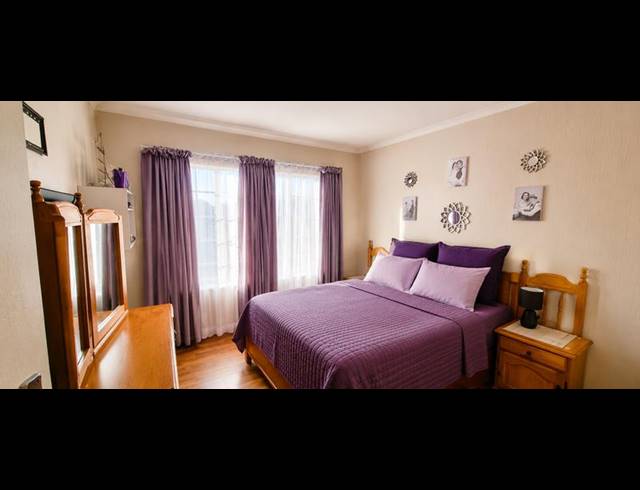 2 BEDROOM TOWNHOUSE FOR SALE IN ROOIHUISKRAAL NORTH
